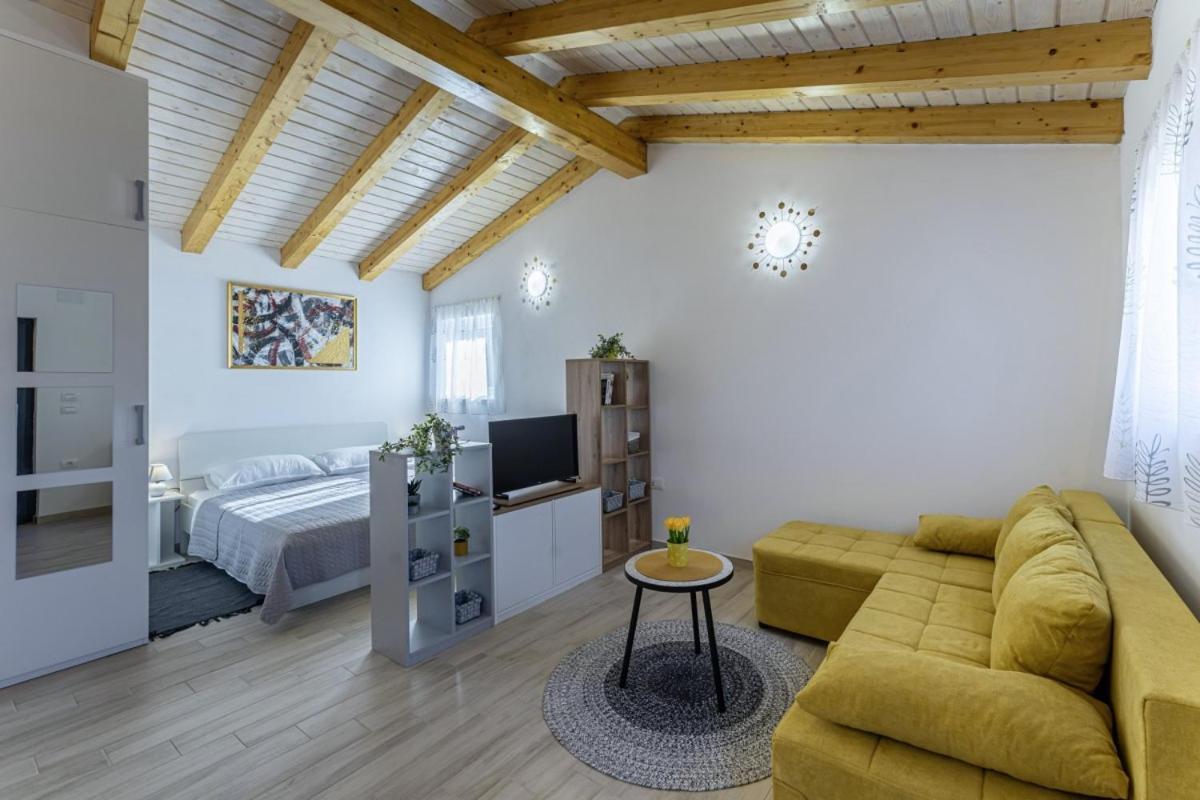 Modean In Pula - Haus Fuer 2-3 Personen 빌라 외부 사진