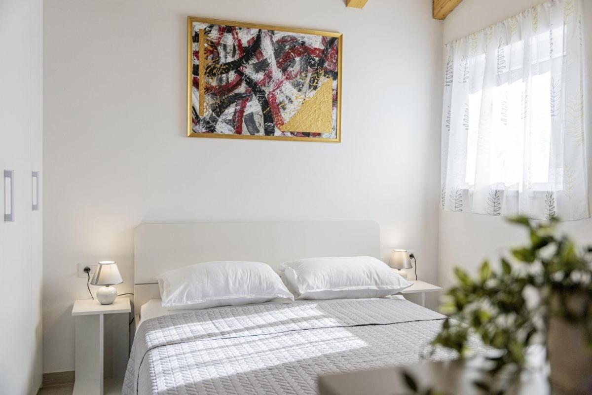 Modean In Pula - Haus Fuer 2-3 Personen 빌라 외부 사진